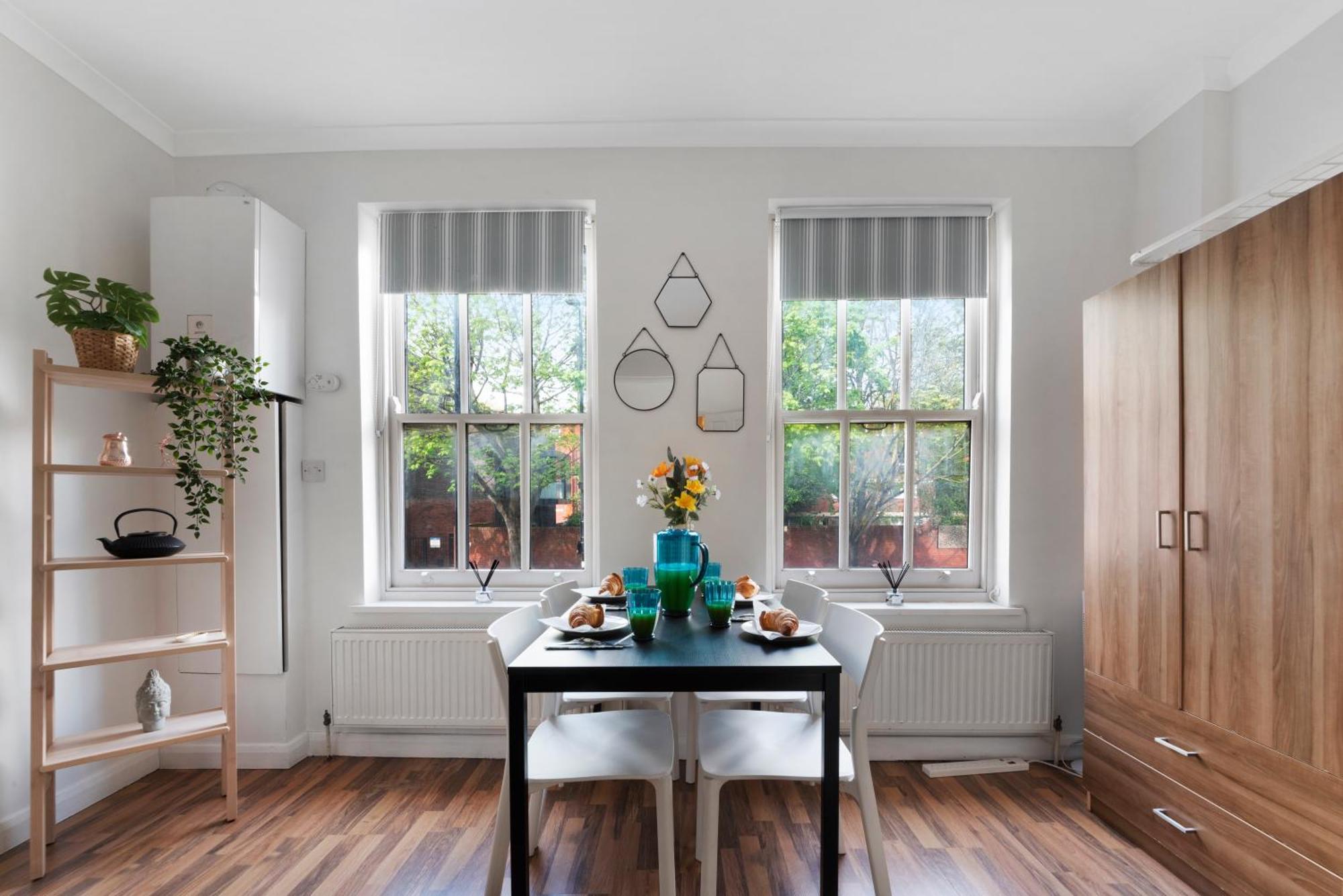 Apartament Old Street By Morethanstays